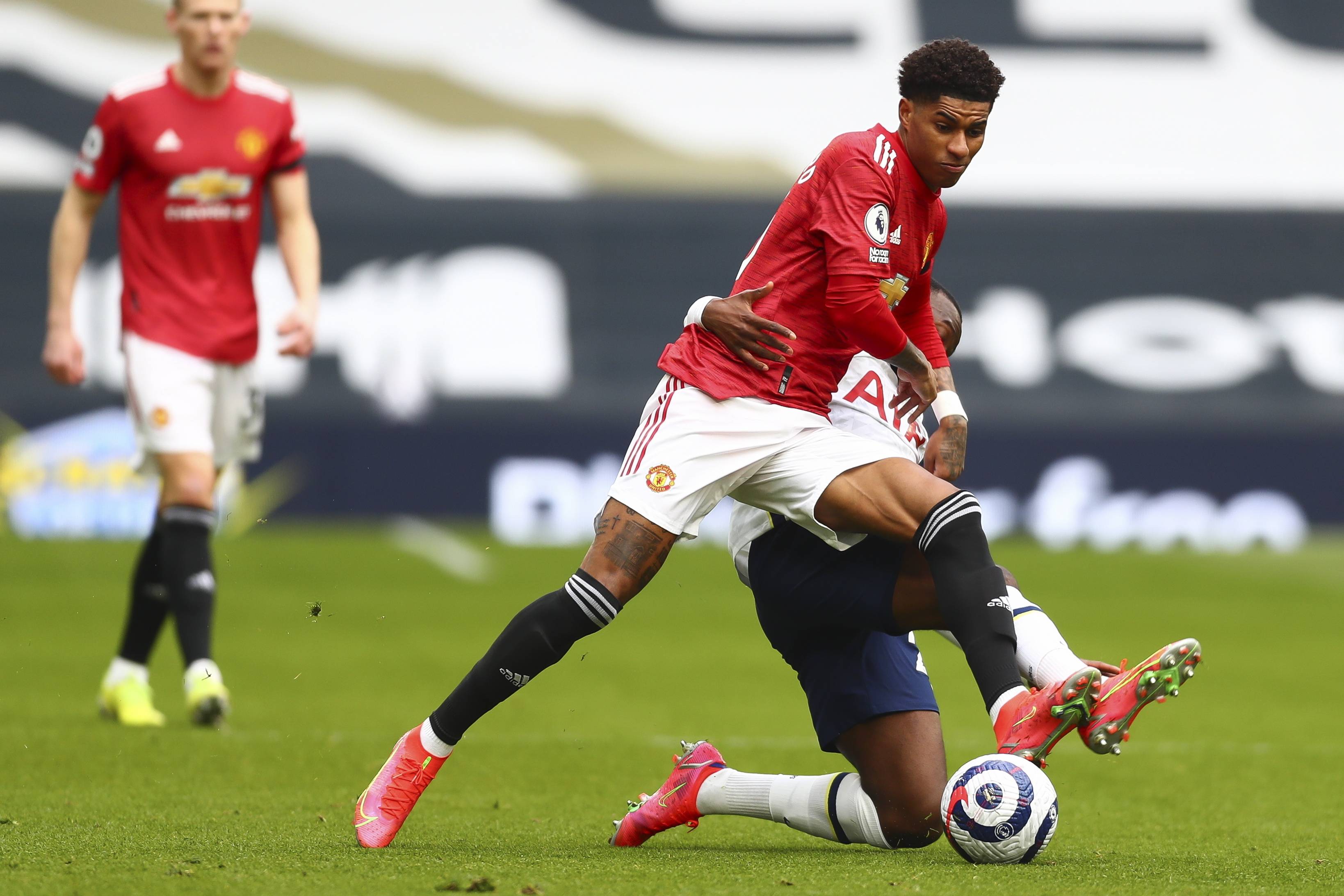 赖他在禁区 赖他在禁区