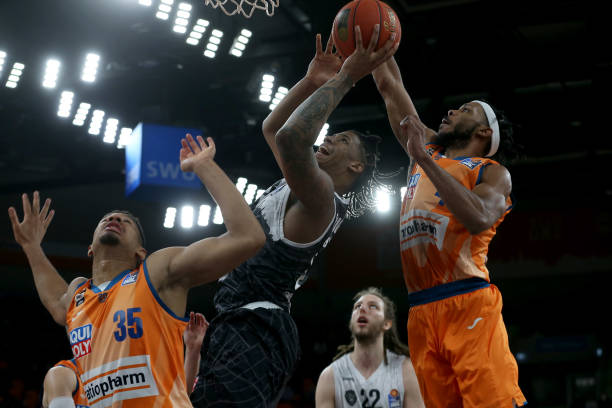 赛场上留下 赛场上留下